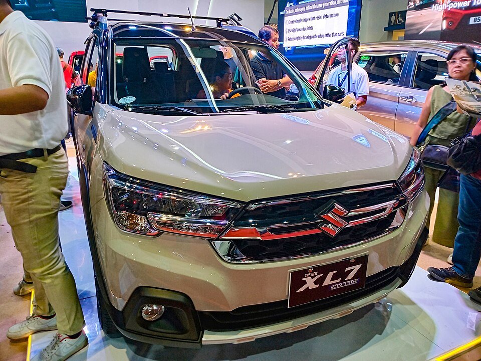Sewa Suzuki XL7 Hybrid Alpha di Batam